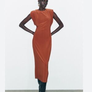 LONG DRESS WITH SHOULDER PADS RUSSET . SIZE L